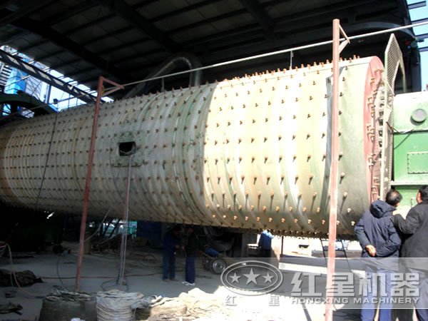 圓錐球磨機(jī)現(xiàn)場